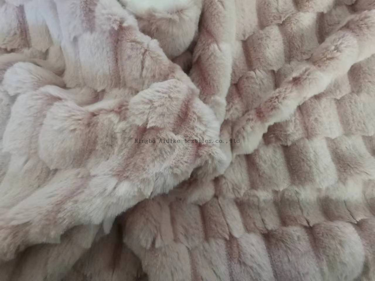  Heavy Weight Warm 100% Polyester Blanket Wholesale Customized Luxury Faux Rabbit Fur Throw Blanket