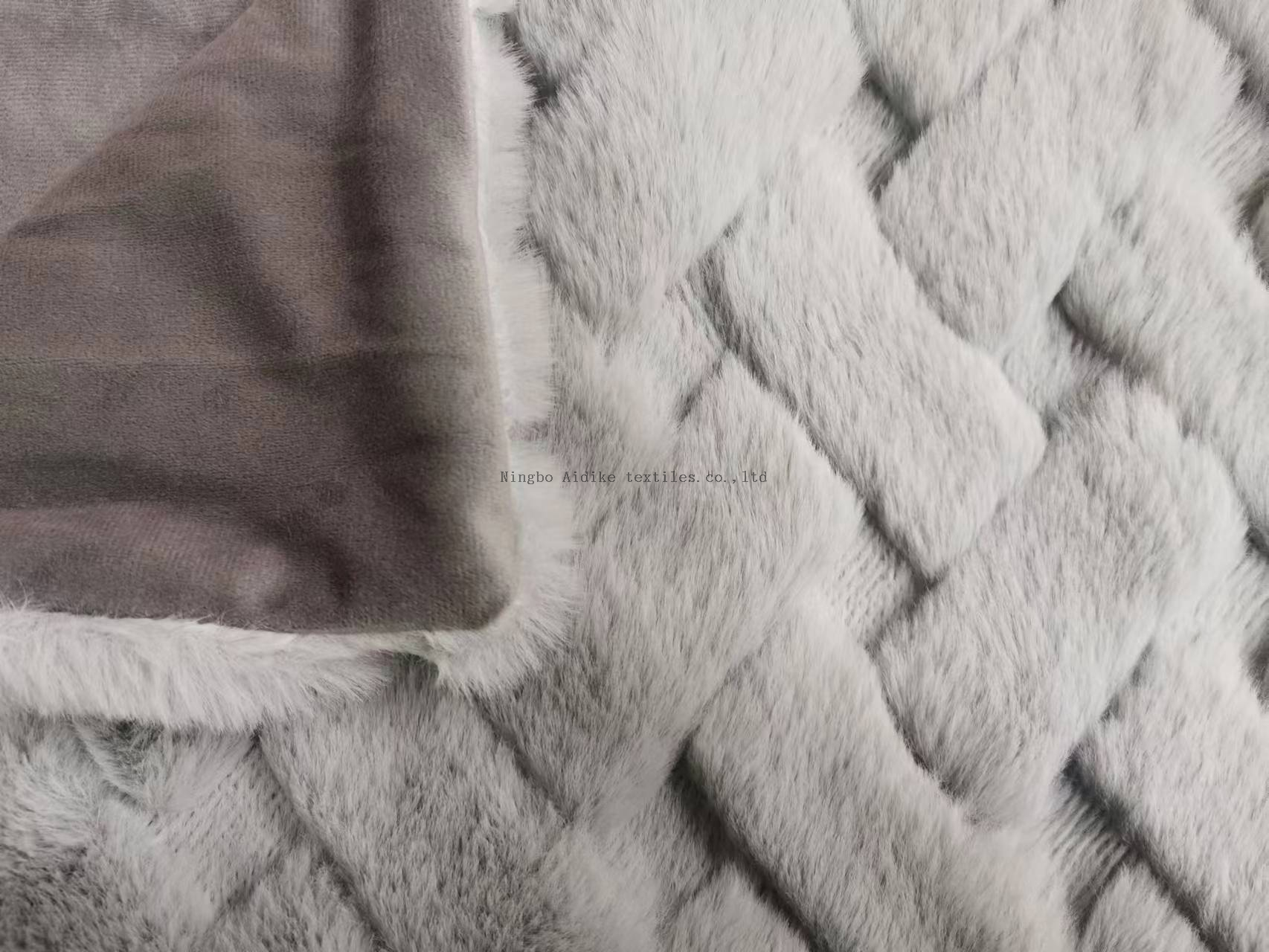 Heavy 100% Polyester Luxury Warm Blanket Wholesale Customized Grey Faux Rabbit Fur Throw Blanket 