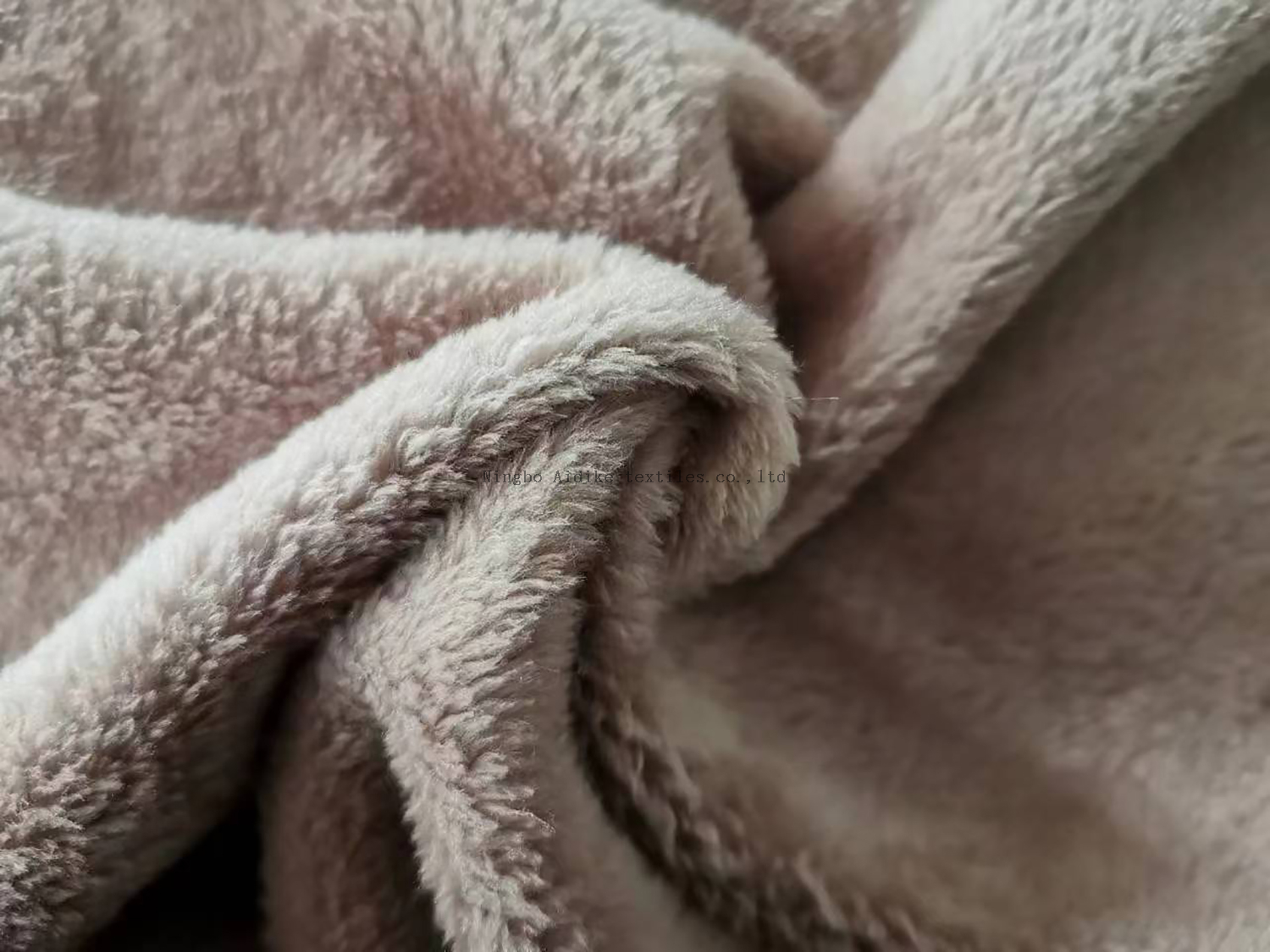 Most Popular Spring Blanket 50*60 Inch Sofa Blanket Customized Size And Color Flannel Fleece Blanekt