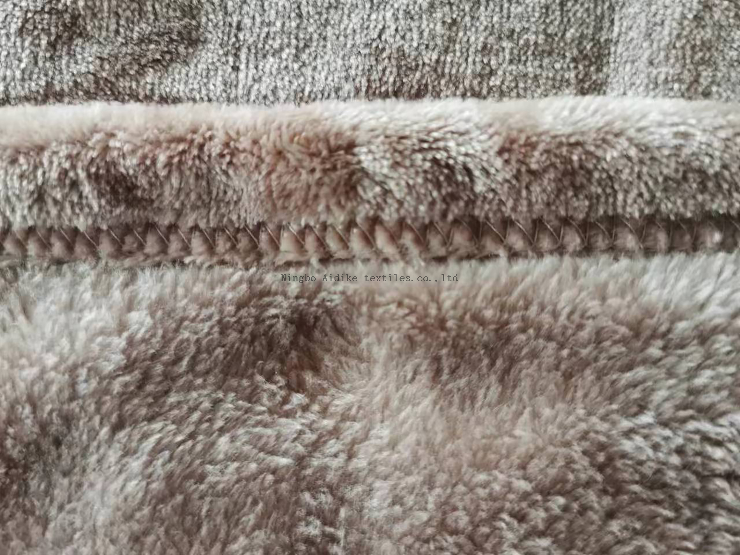 Most Popular Spring Blanket 50*60 Inch Sofa Blanket Customized Size And Color Flannel Fleece Blanekt