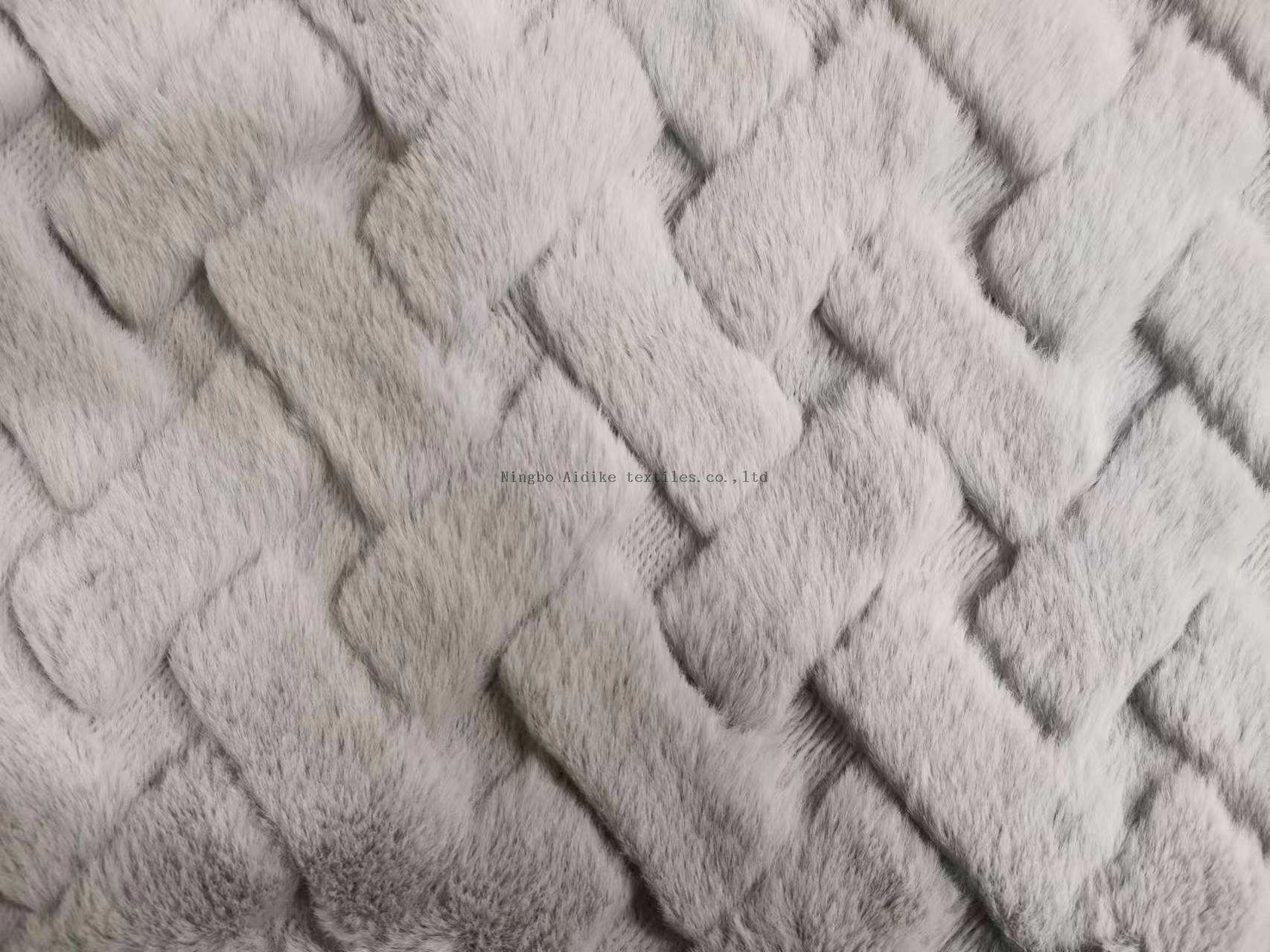 Heavy 100% Polyester Luxury Warm Blanket Wholesale Customized Grey Faux Rabbit Fur Throw Blanket 