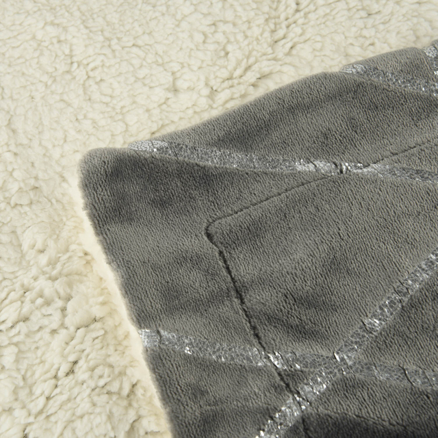 Fancy pattern new design custom logo foil print flannel fleece comforter hot silver gold stamping throw blanket