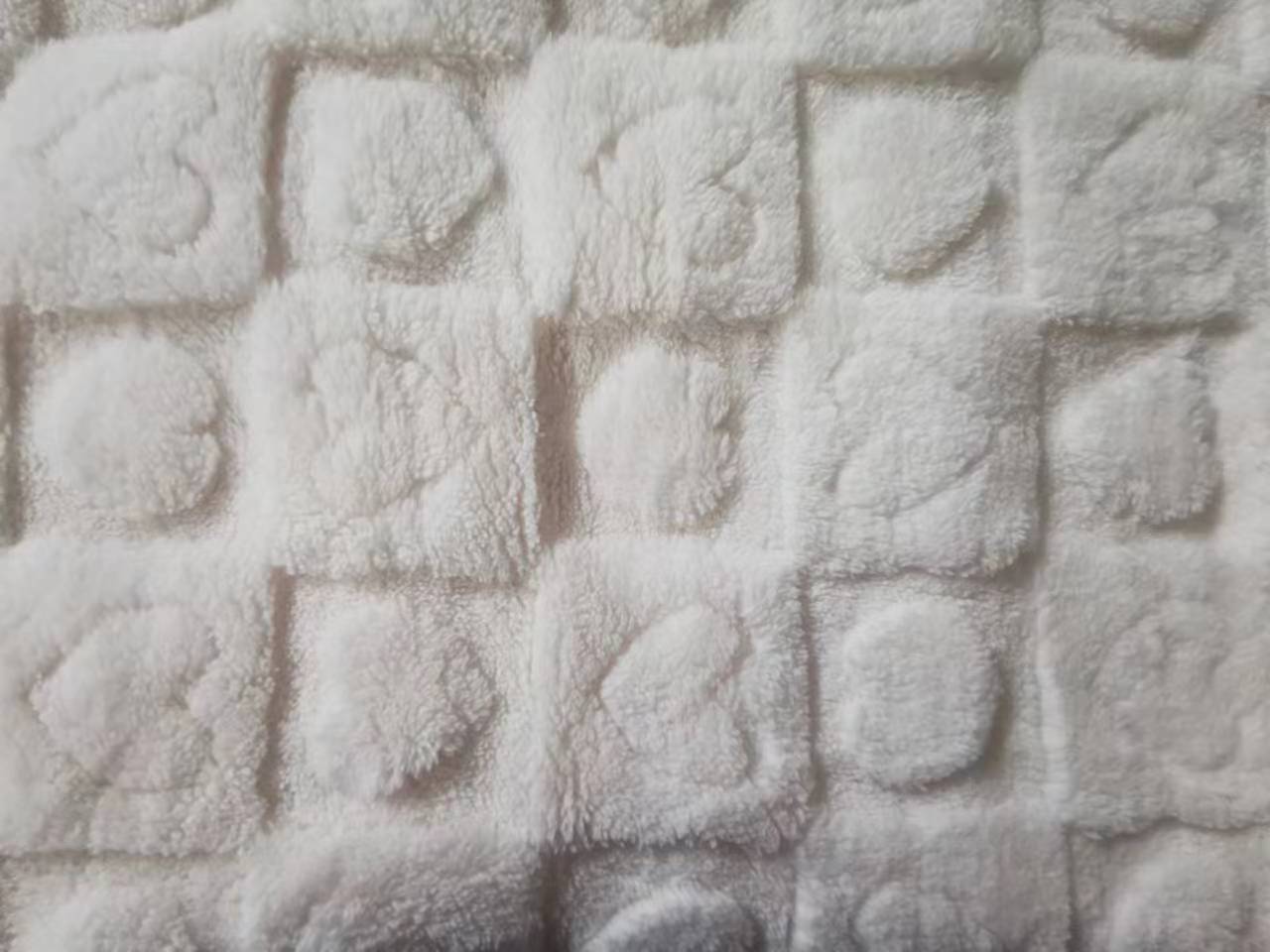 Sherpa Fleece Warm Blanket Jacquard Heart Pattern 100% Polyster 50*60 Inch Plush Soft Throw Blanket