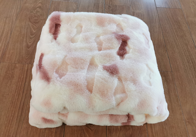 Heavy Weight Warm Soft Luxury Blanket Sherpa Blanket Cutting Flower Faux Rabbit Fur Blanket for Winter