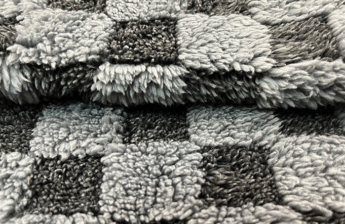 50*60 Inch Bed Blanket Wholesale Cheap Throw Fleece Customized Color Jacquard Black Grey Plaid Sherpa Blanket