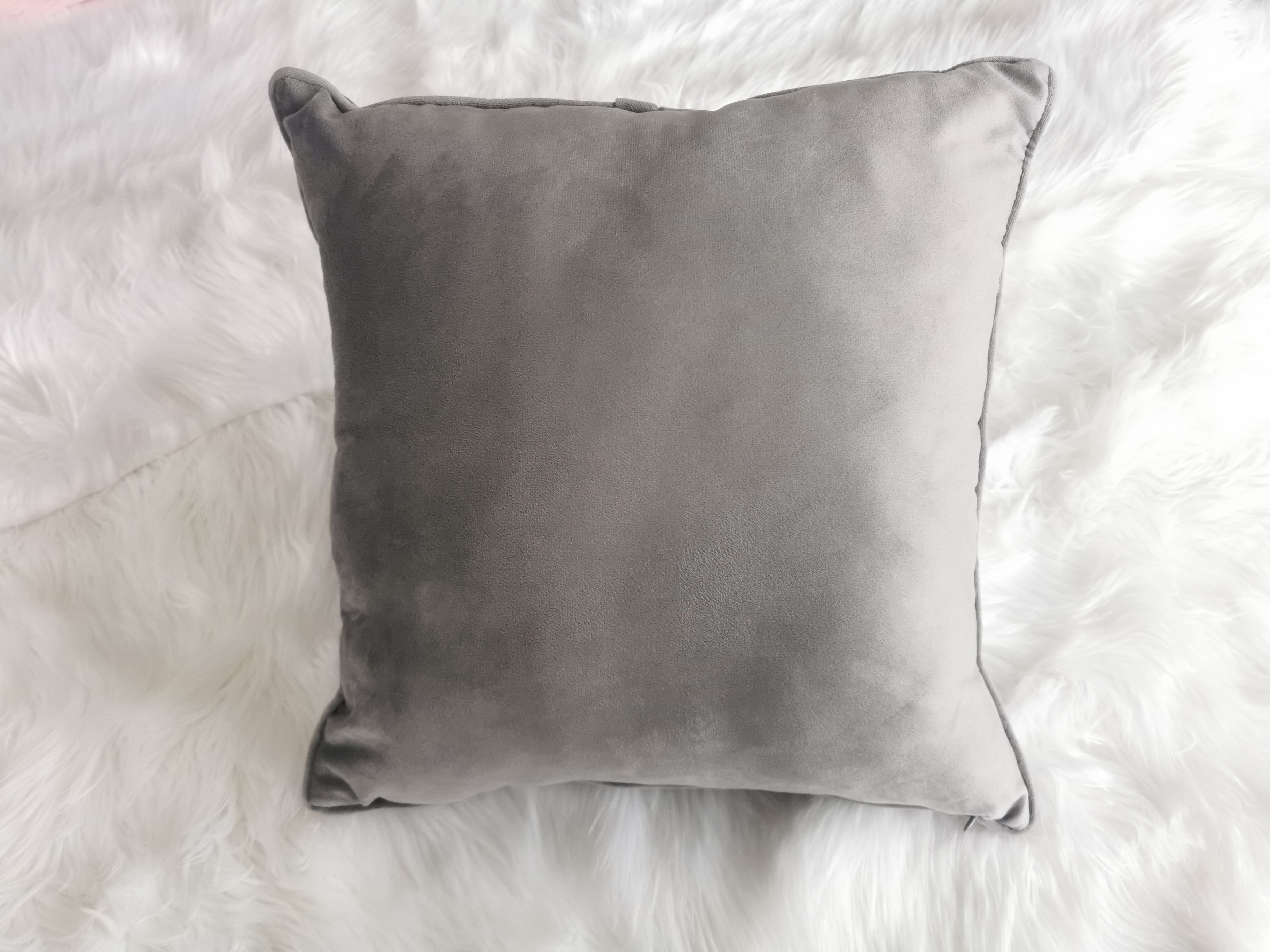  ADK Double sided Grey Cushion Cover for Sofa 18X18 Inches 45cm x 45cm Soft Smooth Throw Pillowcases en Velvet for Bedroom with Invisible Zipper