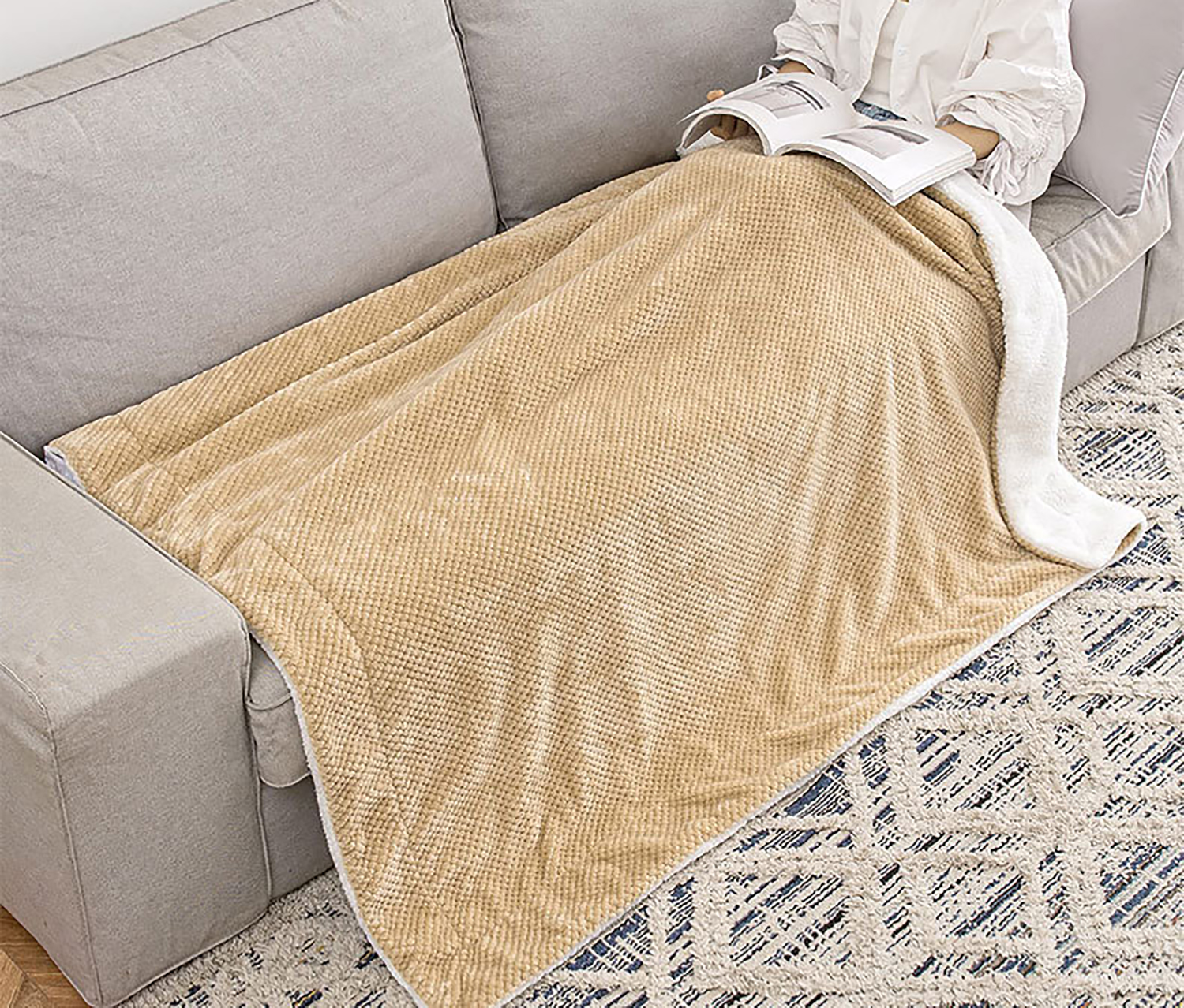 American And European Popular 50*60inch 100% Polyster Warm Fashion Flannel Sherpa Blankets