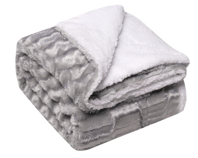 Winter Thick Warm Sherpa Blanket Customized Double Layer Polyster PV Fleece Blanket